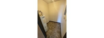 2 Bedrooms, 1 Bathroom