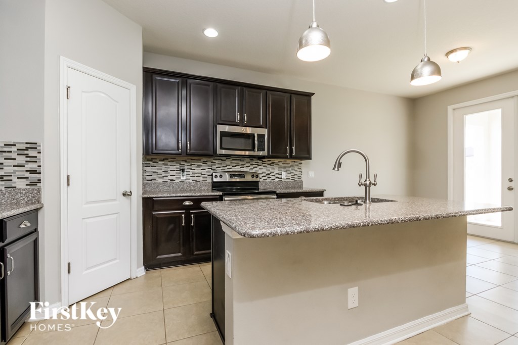 2501 ISABELA TERRACE 4 Beds House for Rent - Photo Gallery 8