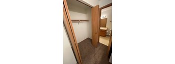 2 Bedrooms, 1 Bathroom