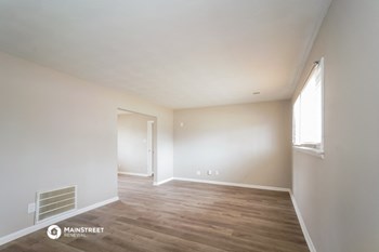 635 HOWARD RD 4 Beds House for Rent - Photo Gallery 3