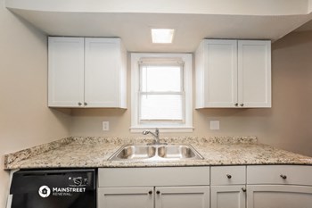 635 HOWARD RD 4 Beds House for Rent - Photo Gallery 6
