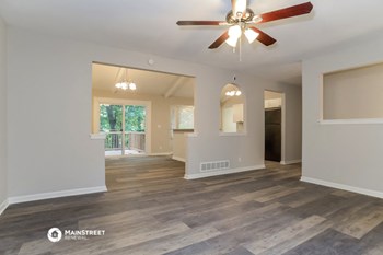 7740 N Grand Av 3 Beds House for Rent - Photo Gallery 4
