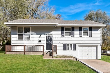 8702 E 91St St 3 Beds Apartment for Rent