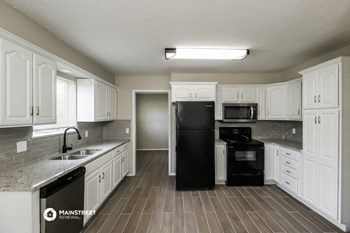 1921 N ANN ARBOR AVE 4 Beds House for Rent - Photo Gallery 6