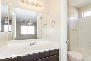3246 W MELINDA LN 3 Beds House for Rent - Photo Gallery 11