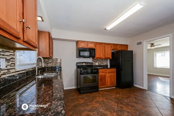 665 FLORLAND DR 3 Beds House for Rent - Photo Gallery 6