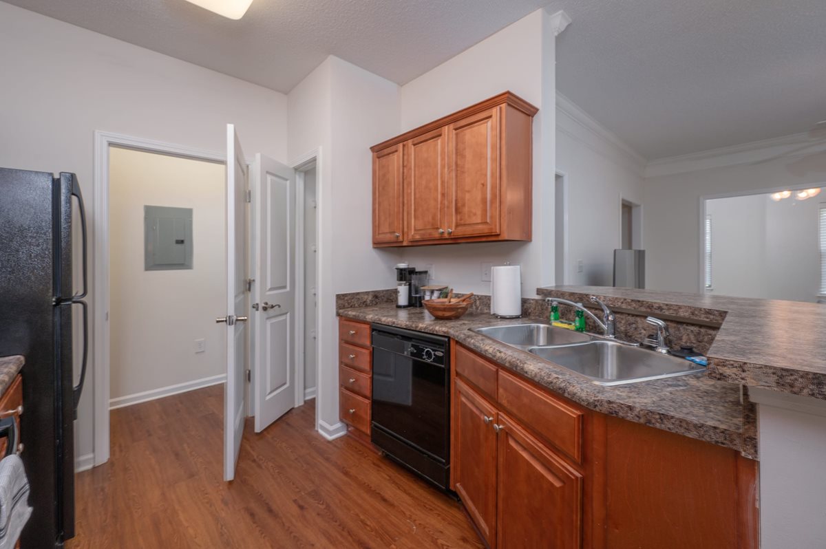 Fully Furnished- Greystone Farms Reserve Apartments