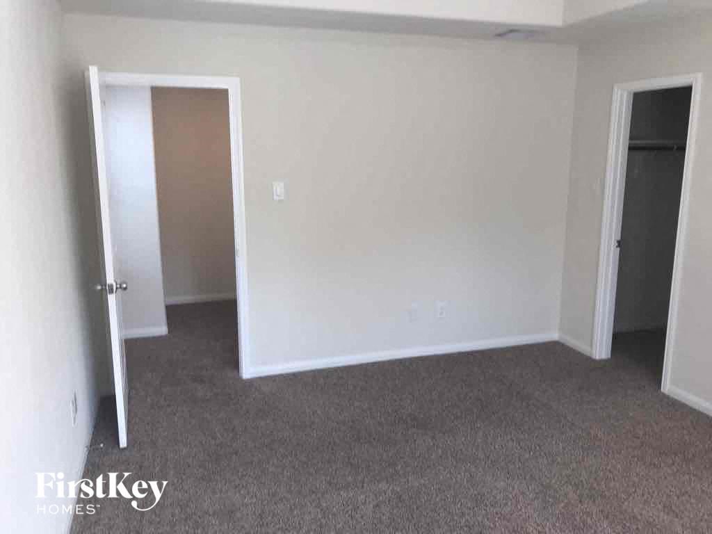 6630 Blimp Base Blvd 4 Beds House for Rent - Photo Gallery 13