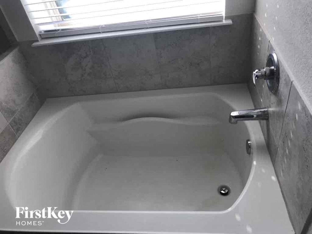 6630 Blimp Base Blvd 4 Beds House for Rent - Photo Gallery 16