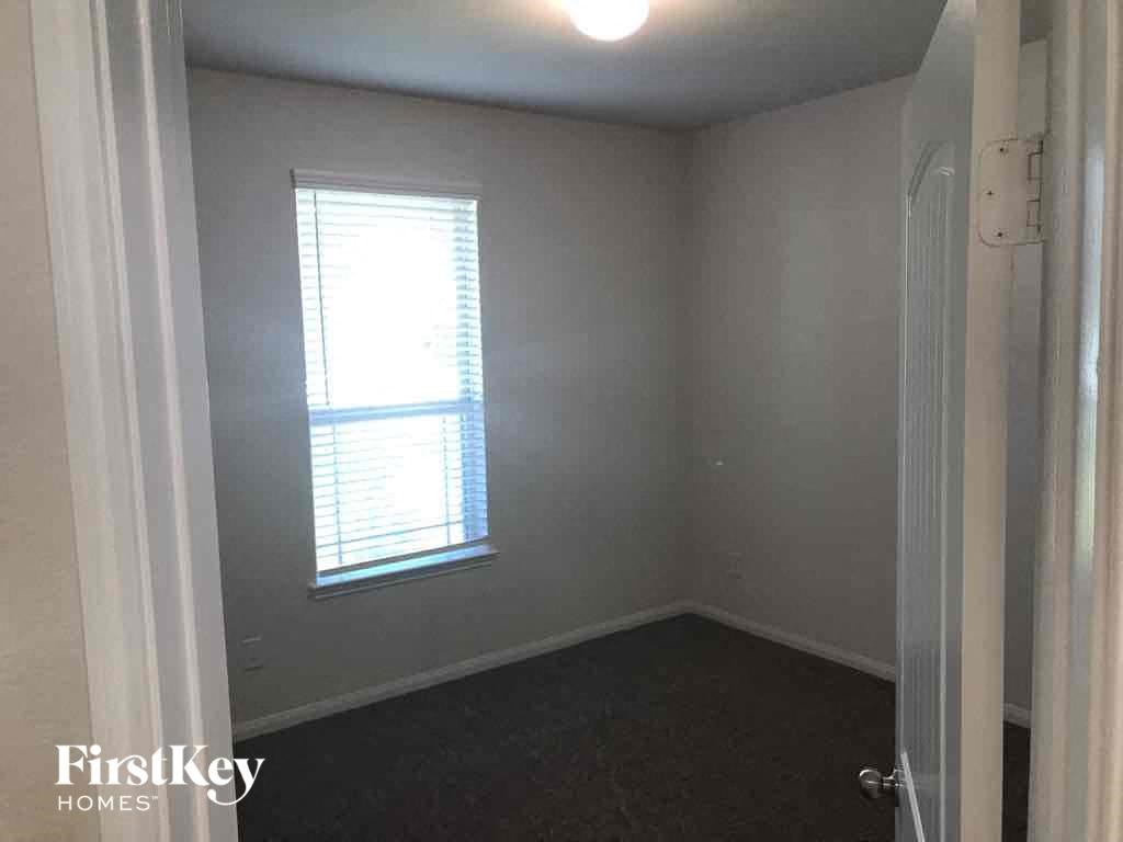 6630 Blimp Base Blvd 4 Beds House for Rent - Photo Gallery 17