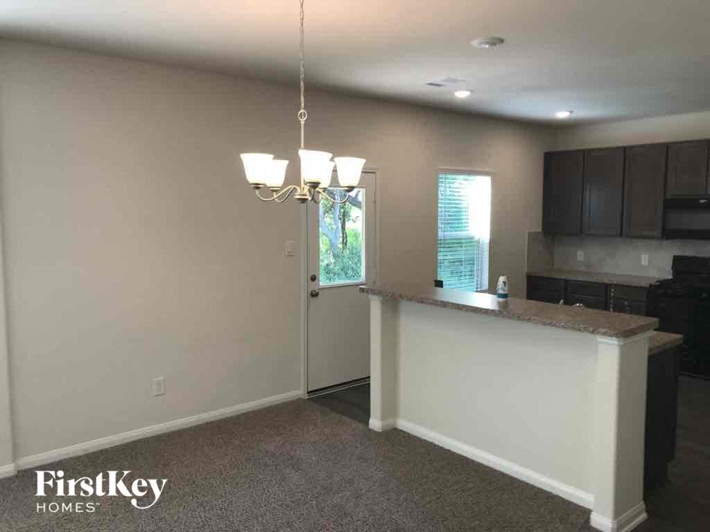 6630 Blimp Base Blvd 4 Beds House for Rent - Photo Gallery 3