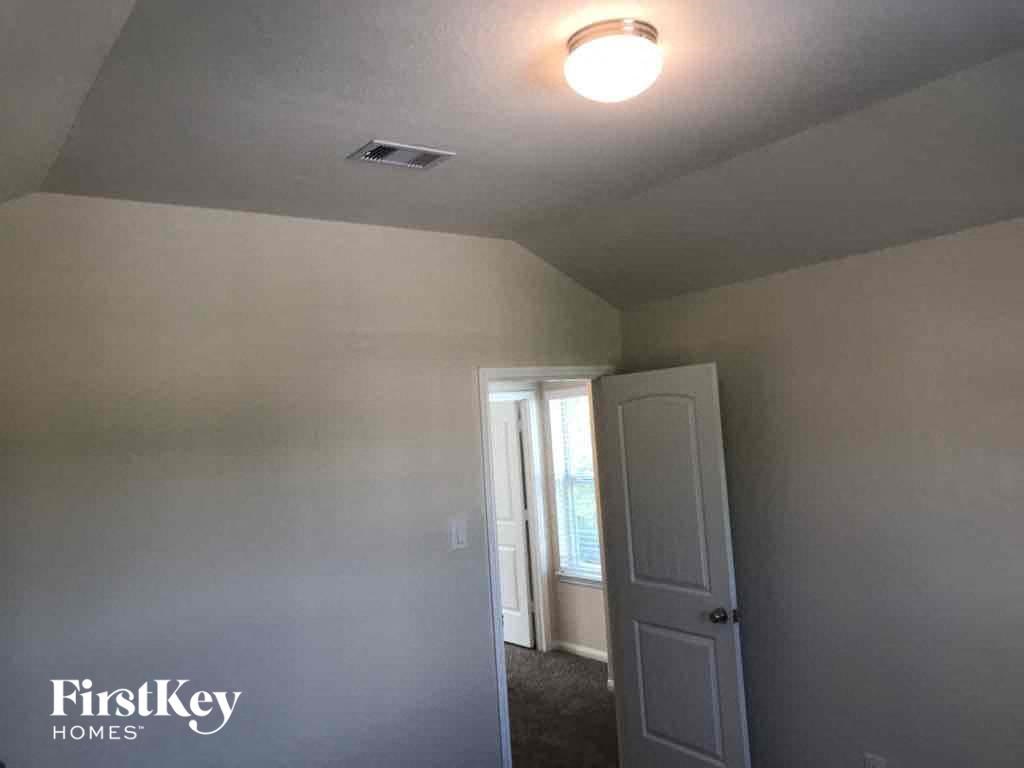 6630 Blimp Base Blvd 4 Beds House for Rent - Photo Gallery 10