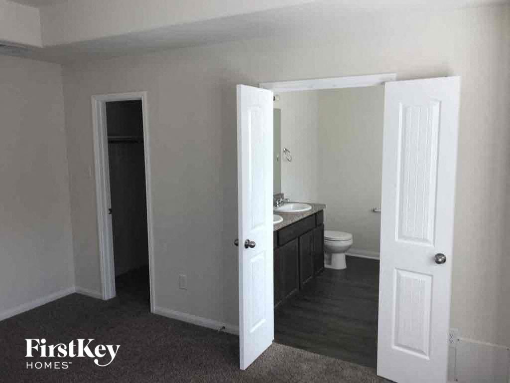 6630 Blimp Base Blvd 4 Beds House for Rent - Photo Gallery 12