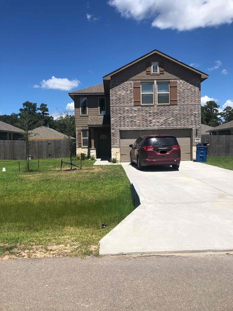 15141 Meadow Glen S 3 Beds Apartment for Rent