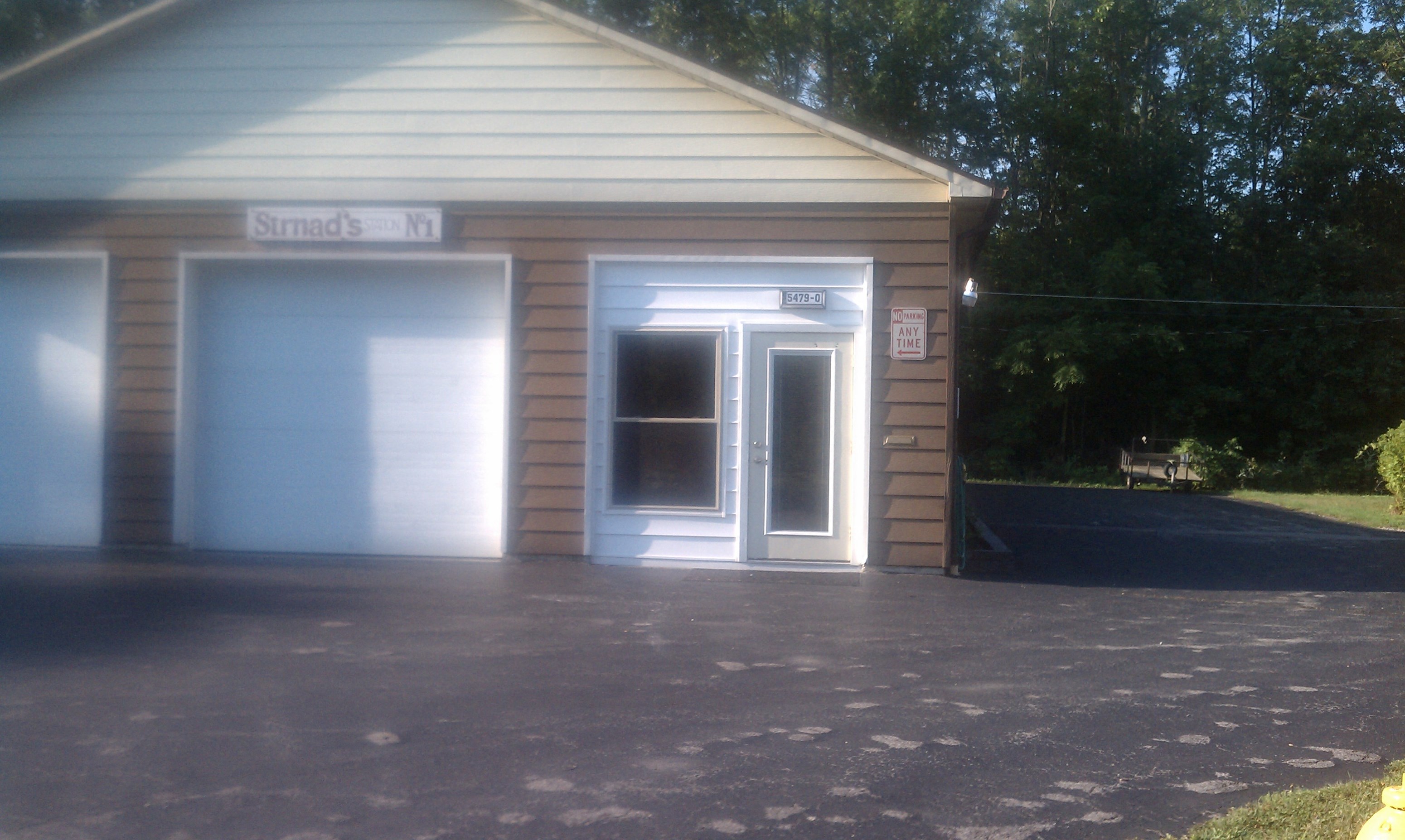 5479 Strnad Drive Garage Studio Apartment for Rent - Photo gallery 2