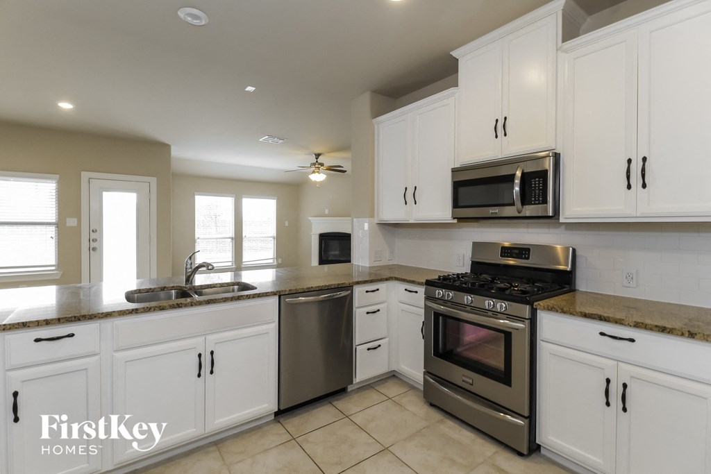 16209 Weymouth Drive Studio House for Rent - Photo Gallery 7