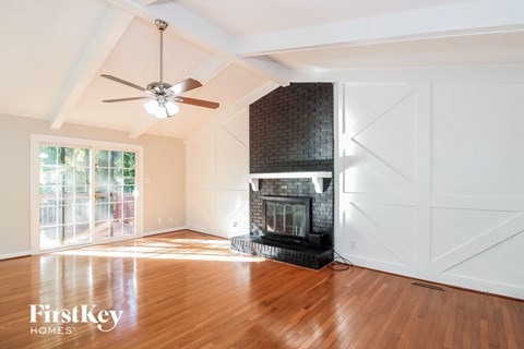 4923 Shady Pine Drive 3 Beds Apartment for Rent