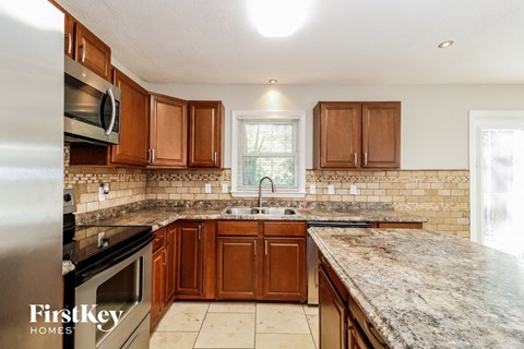 4923 Shady Pine Drive 3 Beds Apartment for Rent