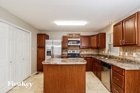 4923 Shady Pine Drive 3 Beds Apartment for Rent
