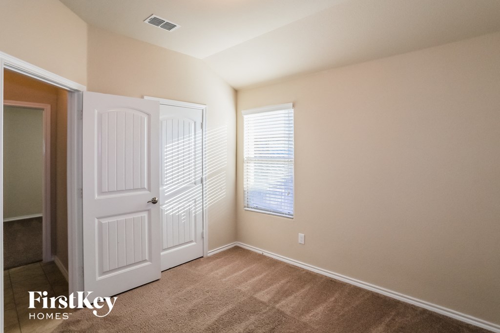 522 Canterbury Park Lane 4 Beds House for Rent - Photo Gallery 10