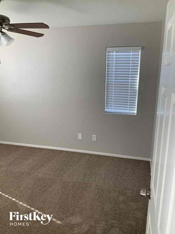 18545 W VOGEL Avenue 4 Beds House for Rent - Photo Gallery 11
