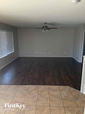 18545 W VOGEL Avenue 4 Beds House for Rent - Photo Gallery 2