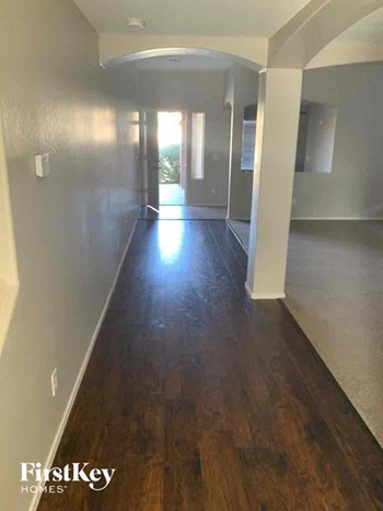 18545 W VOGEL Avenue 4 Beds House for Rent - Photo Gallery 3