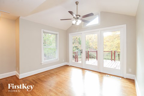5421 Garden Lake Drive 3 Beds Apartment for Rent