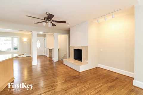 5421 Garden Lake Drive 3 Beds Apartment for Rent