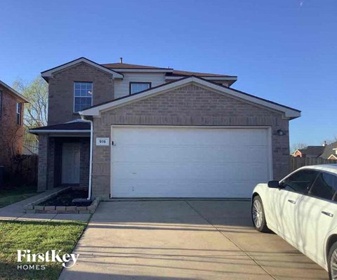 916 Simi Drive 3 Beds Apartment for Rent