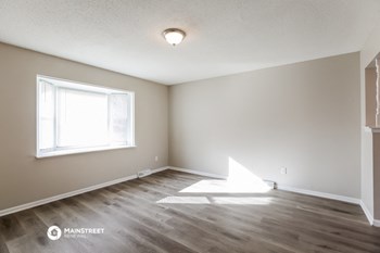 153 NW LAKEVIEW CT 3 Beds House for Rent - Photo Gallery 5