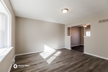 153 NW LAKEVIEW CT 3 Beds House for Rent - Photo Gallery 6