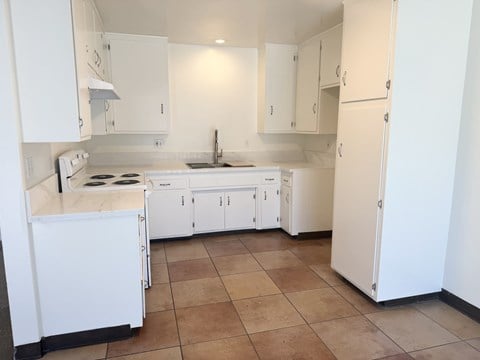 12913 Adelle 3 Beds Apartment for Rent