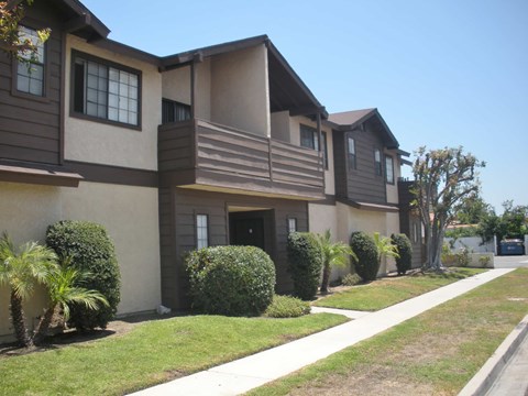 8642 Lampson Avenue 2 Beds Apartment for Rent