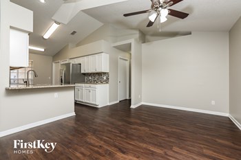 1962 TILBURG AVENUE 3 Beds House for Rent - Photo Gallery 5