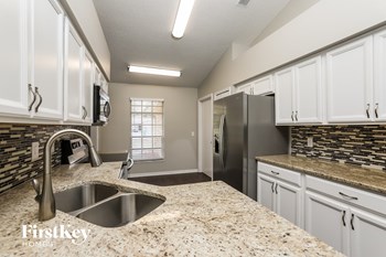 1962 TILBURG AVENUE 3 Beds House for Rent - Photo Gallery 6