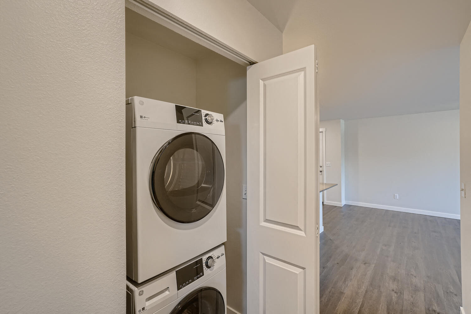 In-Unit Washer and Dryer at Huntington Place Apartments