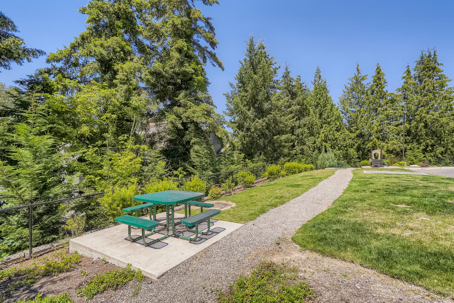 The Community Picnic Area at Huntington Place Apartments