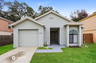 1239 PIN OAK DR 3 Beds House for Rent Photo Gallery 1