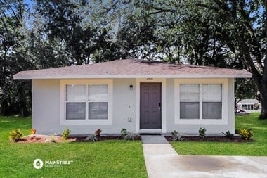 2404 MAPLE AVE 4 Beds House for Rent Photo Gallery 1