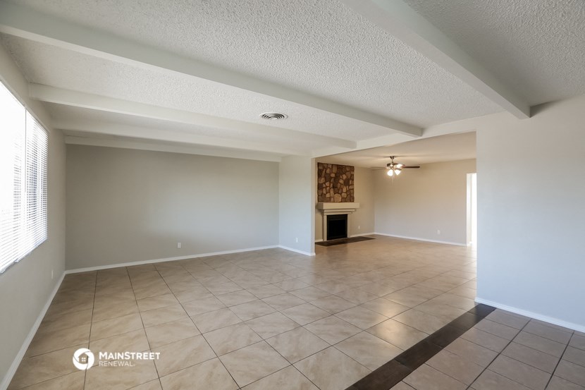 the 2400 2400 sq ft living room