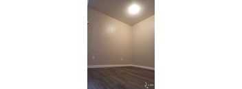 2 Bedrooms, 1 Bathroom