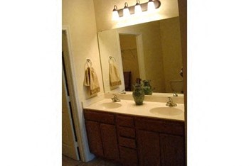 2434 West Webb Ave 1-799 Beds Apartment for Rent - Photo Gallery 3