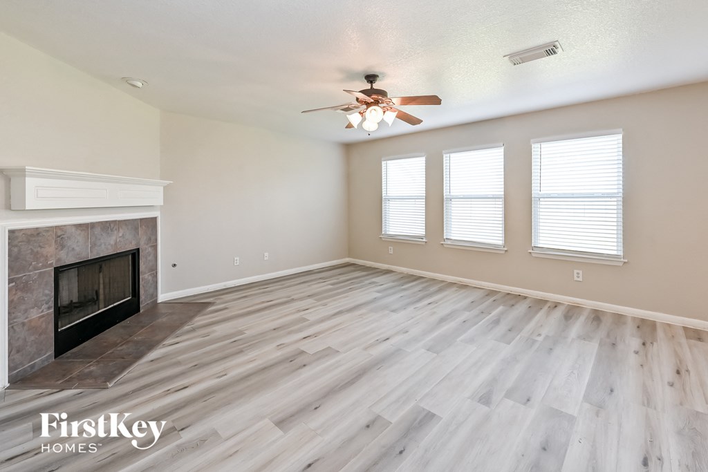 25106 Twister Trail Studio House for Rent - Photo Gallery 2