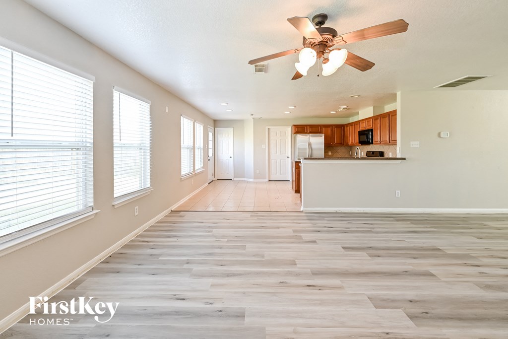 25106 Twister Trail Studio House for Rent - Photo Gallery 3