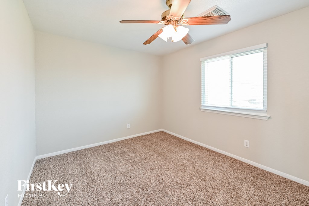 25106 Twister Trail Studio House for Rent - Photo Gallery 13