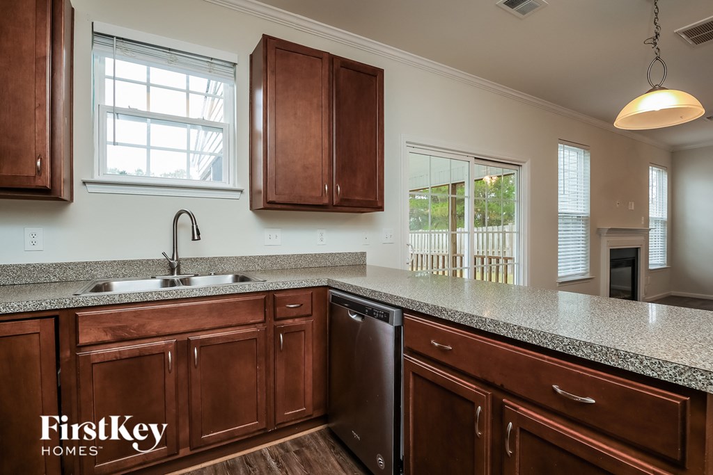 3357 Middlesboro Avenue 4 Beds House for Rent - Photo Gallery 6