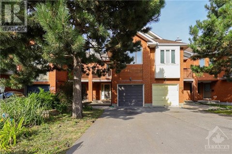 104 Thornbury Crescent 3 Beds Apartment for Rent