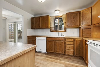 5025 84th St. SW 2-3 Beds Apartment for Rent - Photo Gallery 18