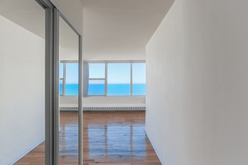 5650 N Sheridan Rd Studio-2 Beds Apartment for Rent - Photo Gallery 5